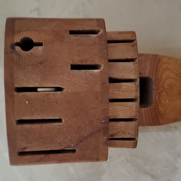 Vintage Butcher Block Set with (12) knives/tool - Picture 6 of 6